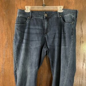 Kut from the Kloth women’s baby bootcut blue jeans